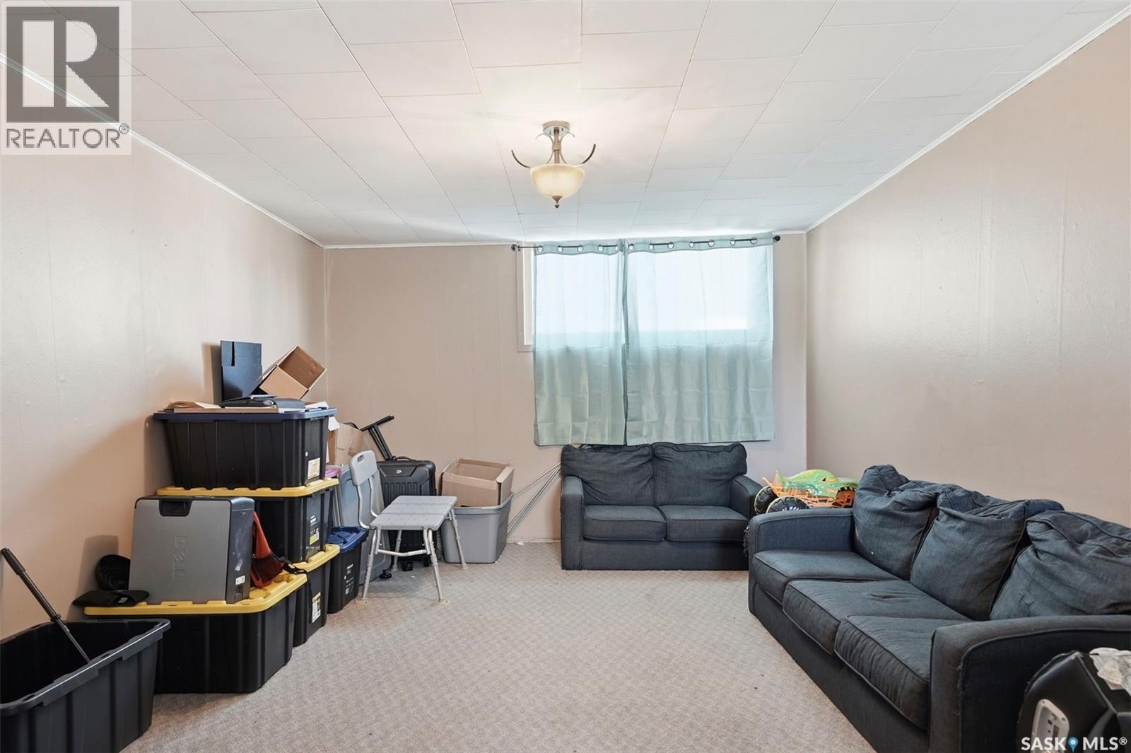 439 22Nd Street E, Prince Albert, SK - Indoor