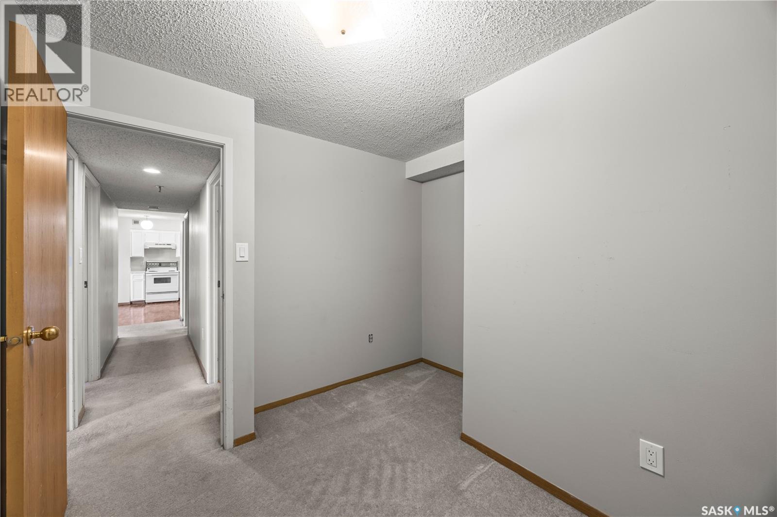 404 405 5Th Avenue N, Saskatoon, SK - Indoor Photo Showing Other Room