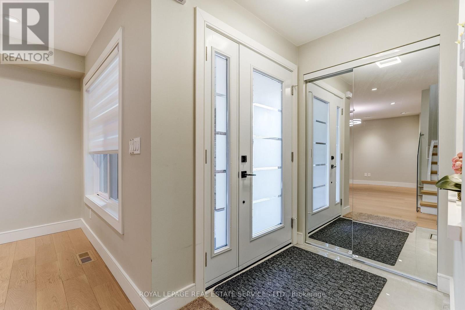 Foyer New front door entry - 3592 Cherrington Crescent, Mississauga, ON - Indoor Photo Showing Other Room
