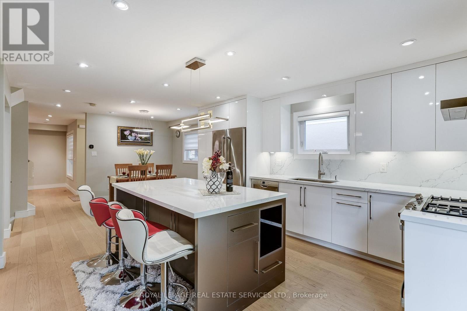 Open Concept Kitchen - 3592 Cherrington Crescent, Mississauga, ON - Indoor Photo Showing Kitchen With Upgraded Kitchen