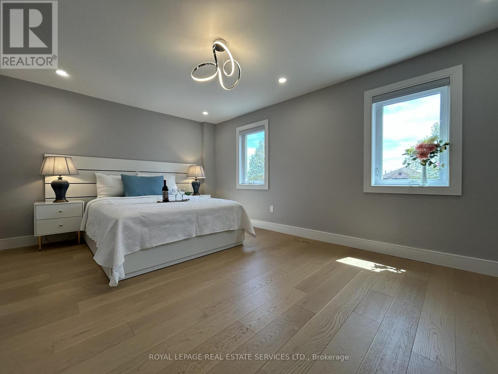 3592 Cherrington Crescent, Mississauga, ON - Indoor Photo Showing Bedroom