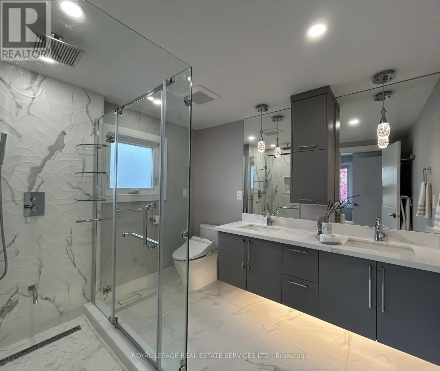 3592 Cherrington Crescent, Mississauga, ON - Indoor Photo Showing Bathroom