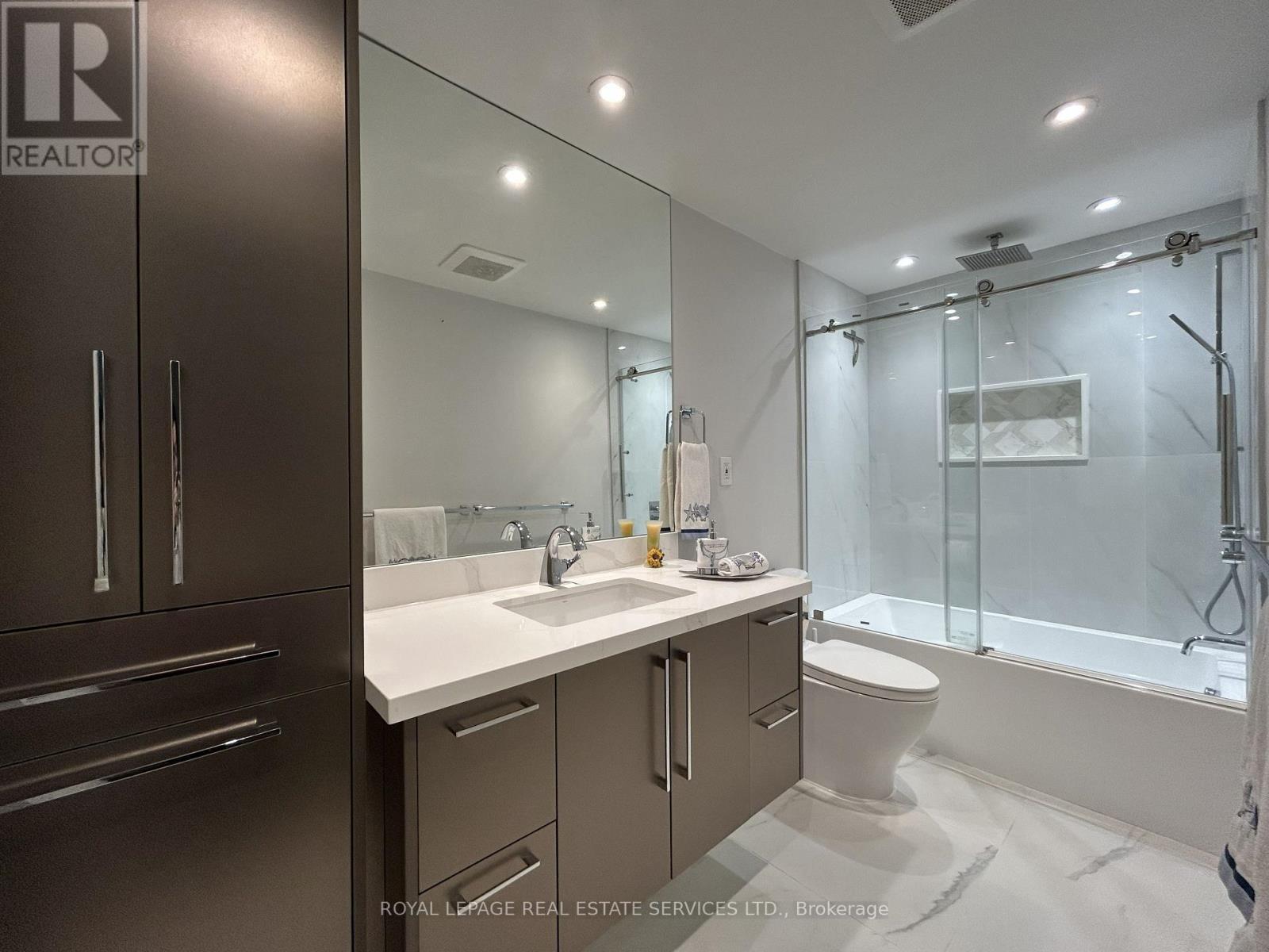 3592 Cherrington Crescent, Mississauga, ON - Indoor Photo Showing Bathroom