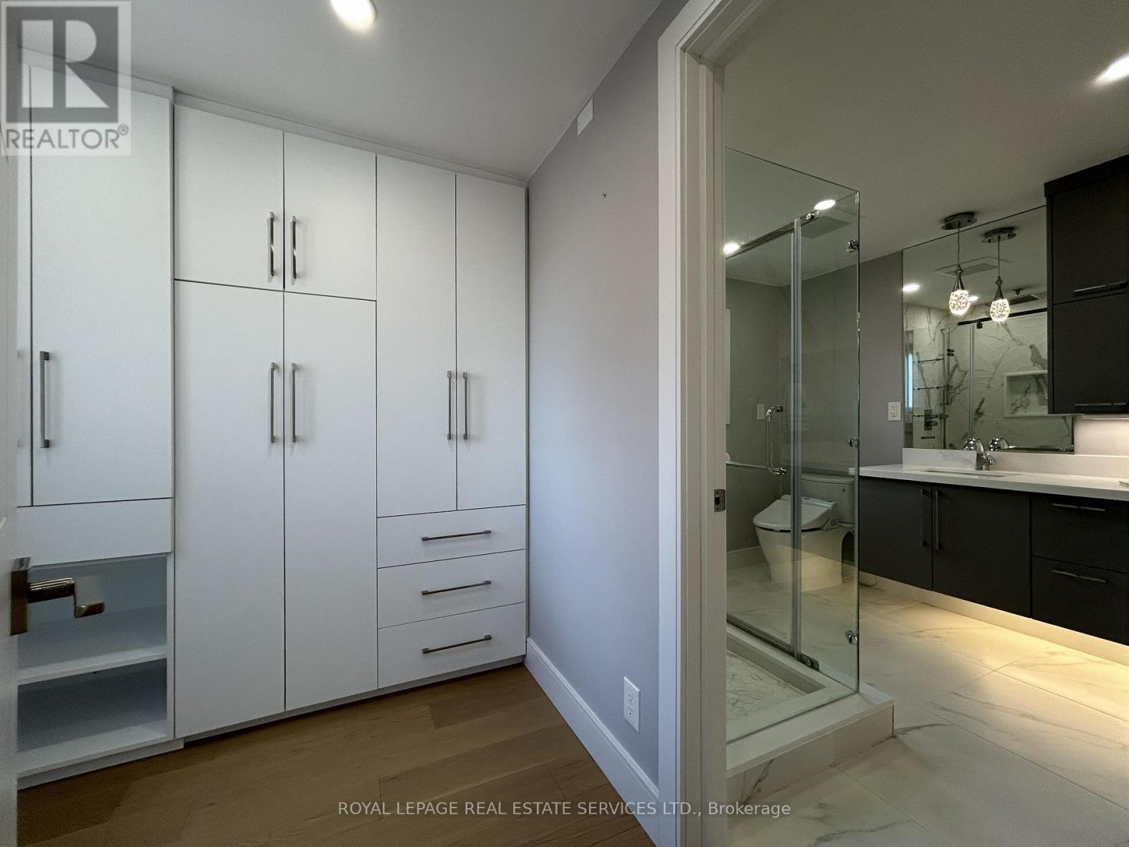 3592 Cherrington Crescent, Mississauga, ON - Indoor Photo Showing Bathroom