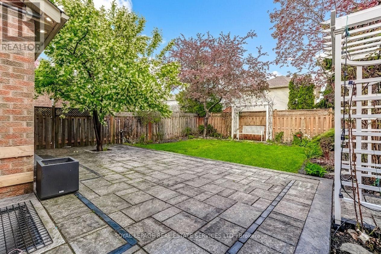 3592 Cherrington Crescent, Mississauga, ON - Outdoor