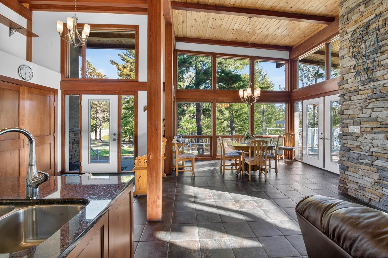 447 Hopkins Bay Road, Fort Frances, ON - Indoor