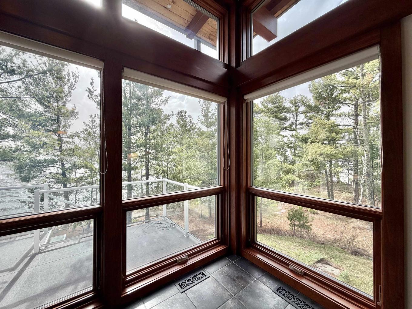447 Hopkins Bay Road, Fort Frances, ON - Indoor Photo Showing Other Room
