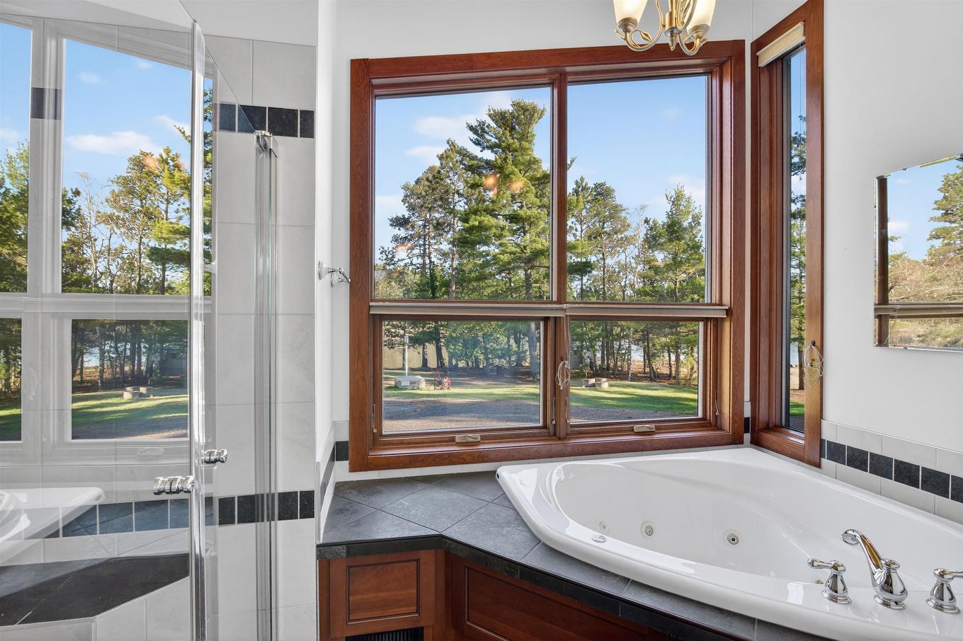 447 Hopkins Bay Road, Fort Frances, ON - Indoor Photo Showing Bathroom