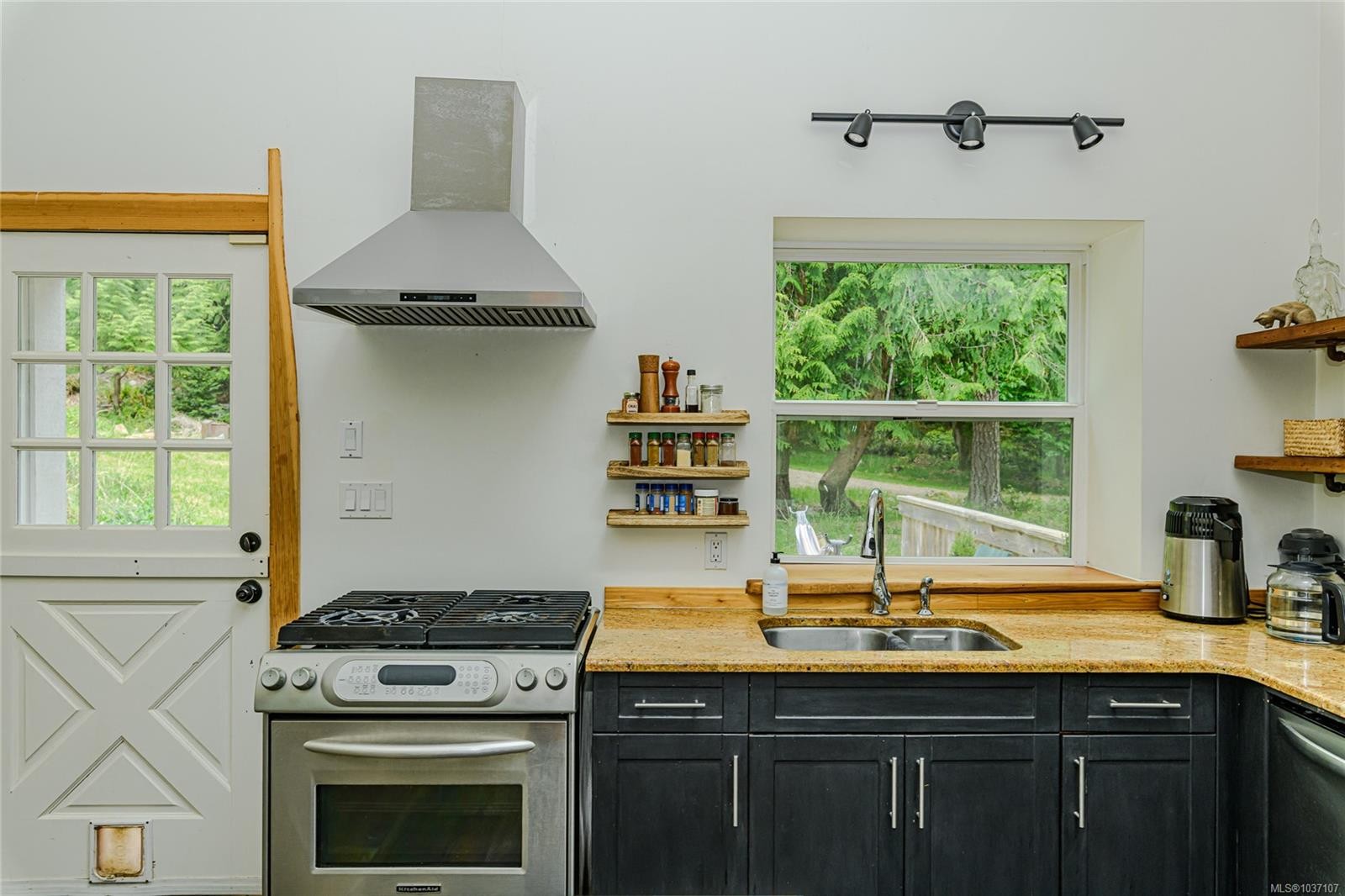 161 Holmes Rd, Salt Spring, BC