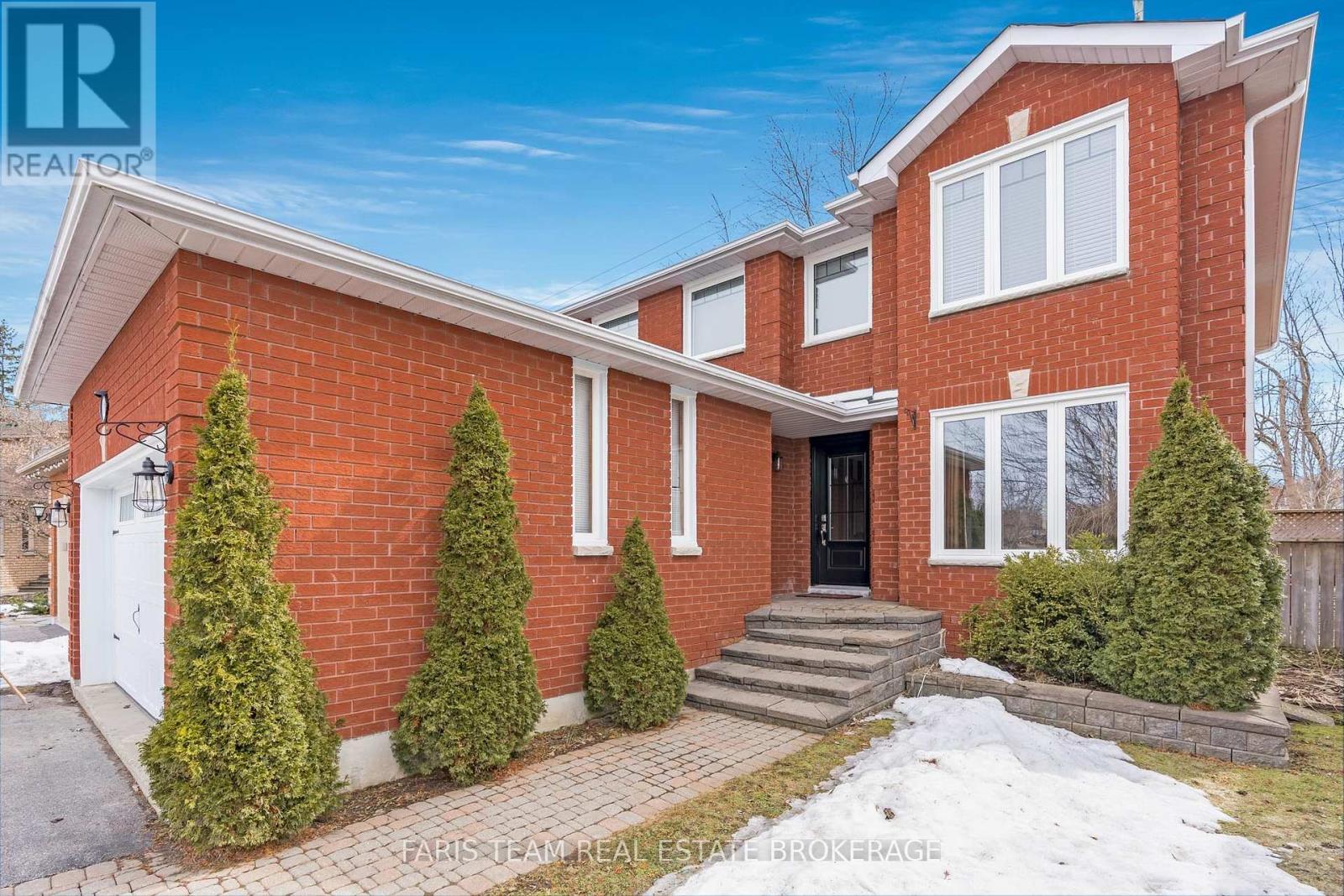 31 Etherington Crescent, Barrie, ON - Outdoor