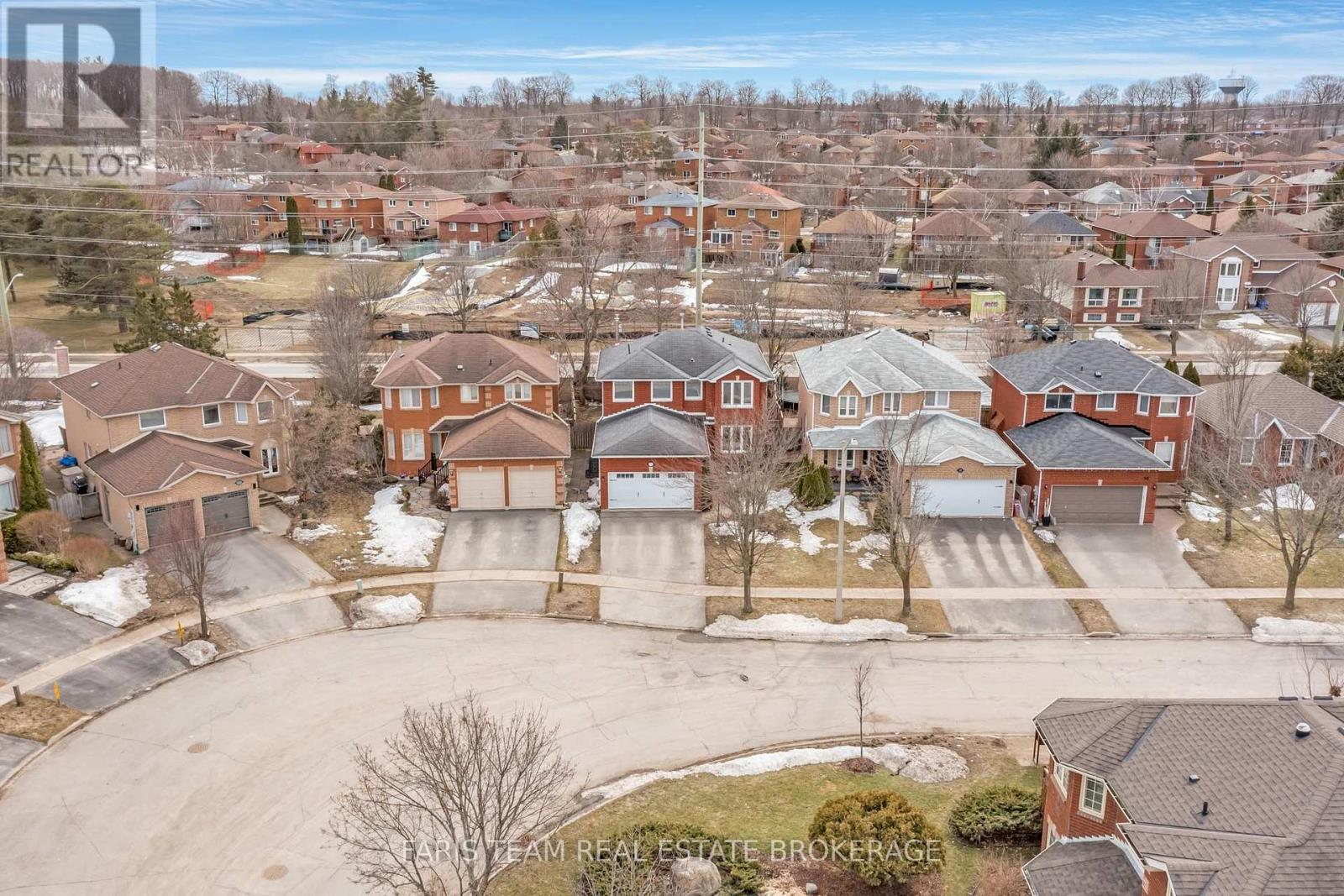 31 Etherington Crescent, Barrie, ON - Outdoor