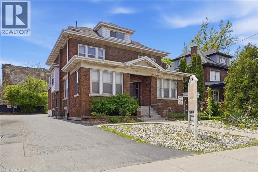 826 Main Street E, Hamilton, ON