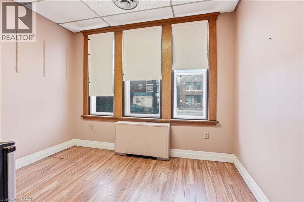 826 Main Street E, Hamilton, ON