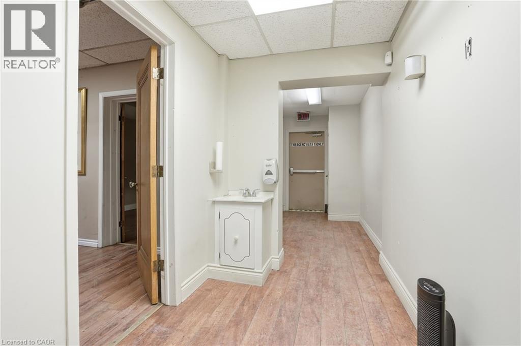 826 Main Street E, Hamilton, ON