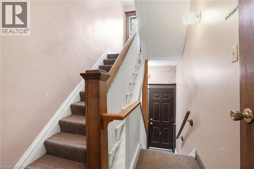 826 Main Street E, Hamilton, ON