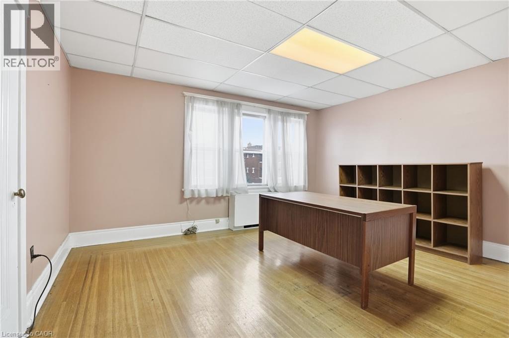 826 Main Street E, Hamilton, ON