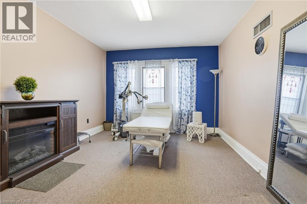 826 Main Street E, Hamilton, ON