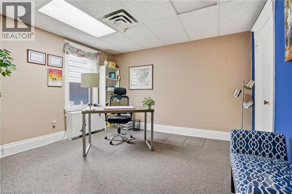 826 Main Street E, Hamilton, ON
