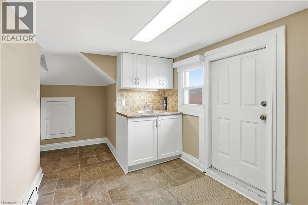 826 Main Street E, Hamilton, ON