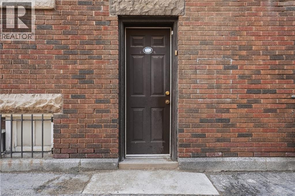 826 Main Street E, Hamilton, ON