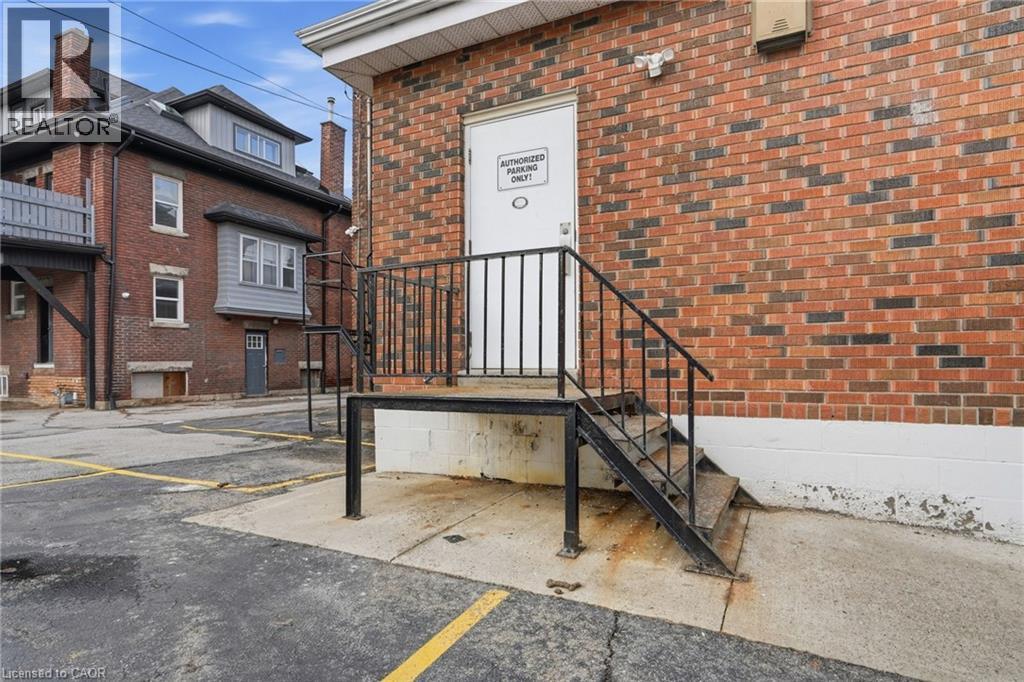 826 Main Street E, Hamilton, ON