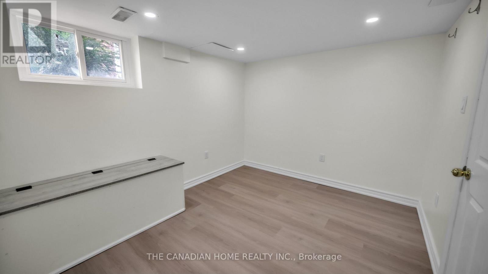 87 West 5Th Street, Hamilton, ON - Indoor Photo Showing Other Room
