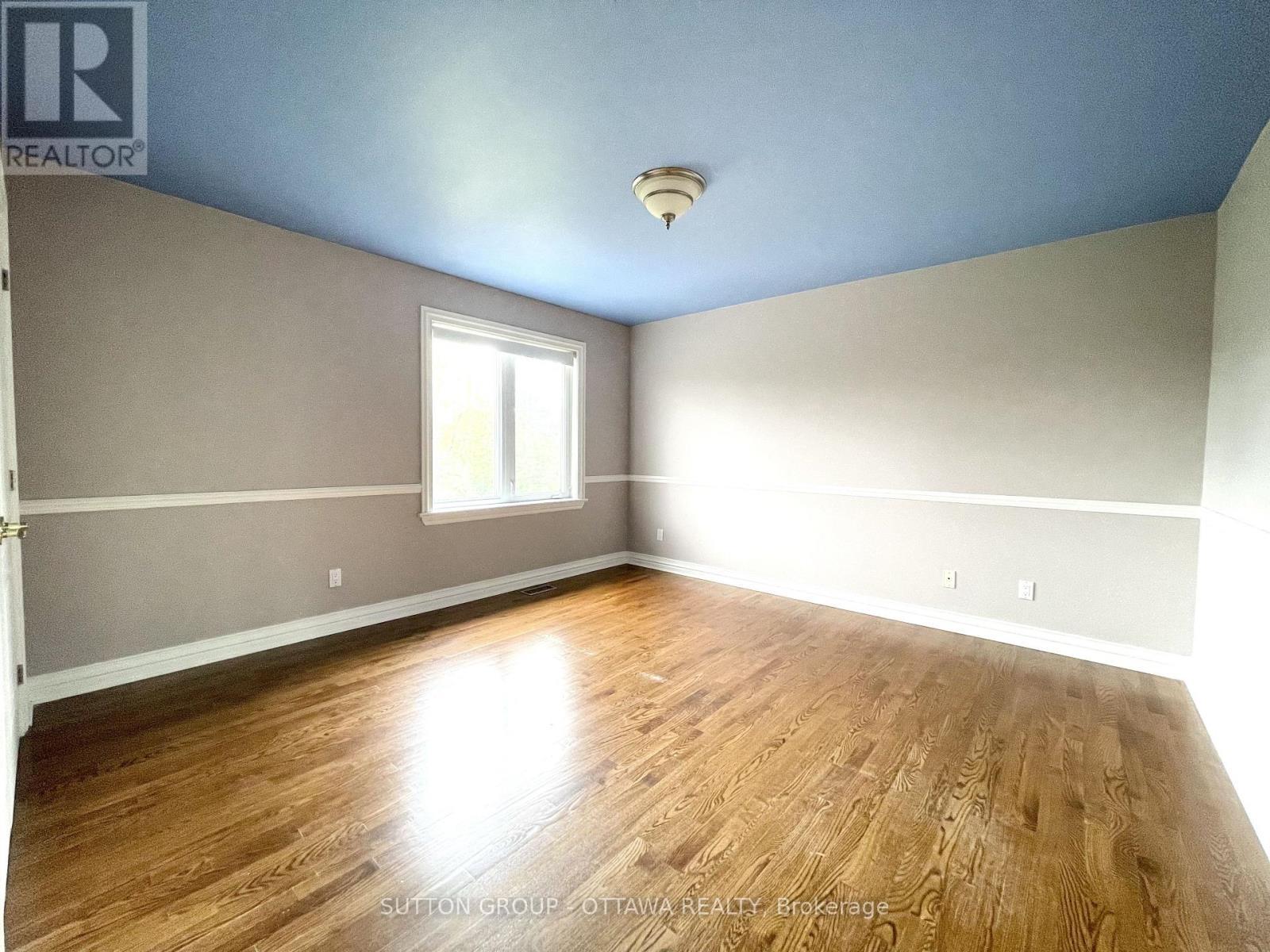 1520 Arnhem Street, Ottawa, ON - Indoor Photo Showing Other Room