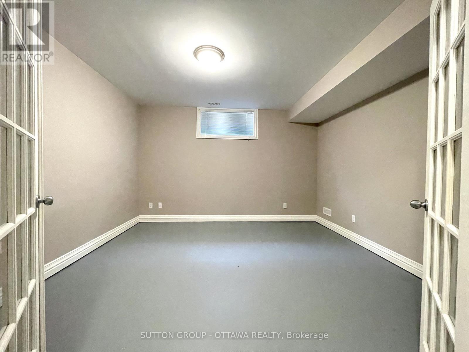 1520 Arnhem Street, Ottawa, ON - Indoor Photo Showing Other Room