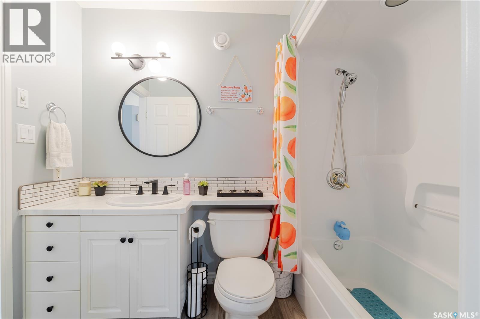 1054 Monk Avenue, Moose Jaw, SK - Indoor Photo Showing Bathroom