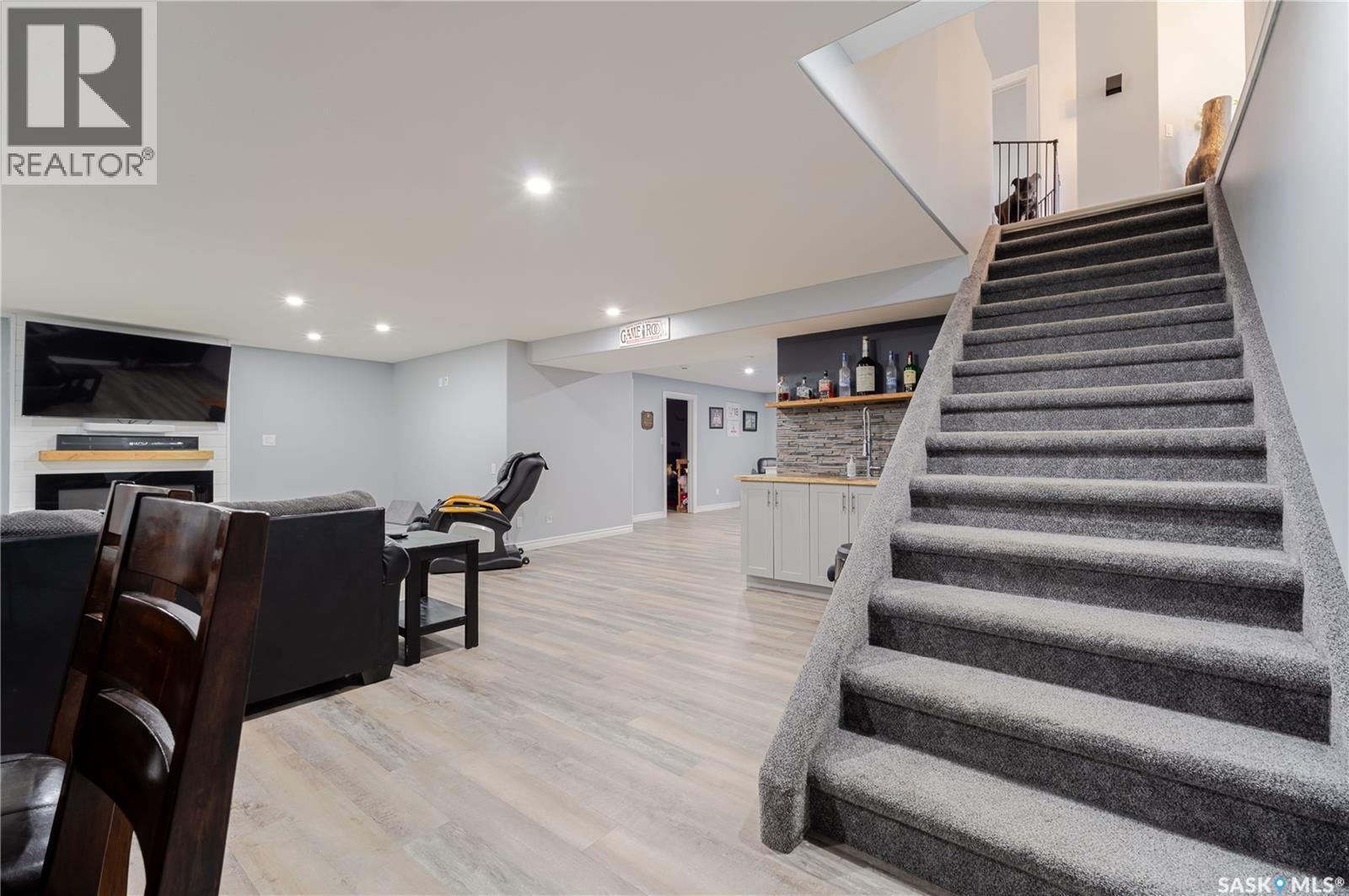 1054 Monk Avenue, Moose Jaw, SK - Indoor Photo Showing Other Room