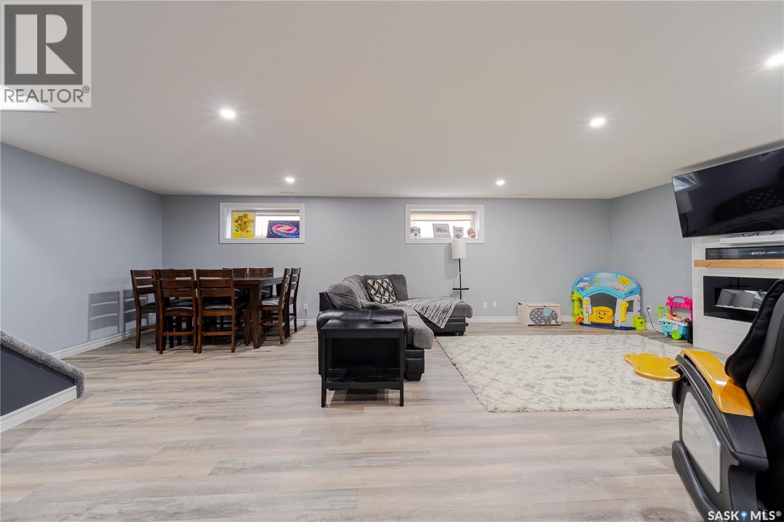 1054 Monk Avenue, Moose Jaw, SK - Indoor Photo Showing Basement