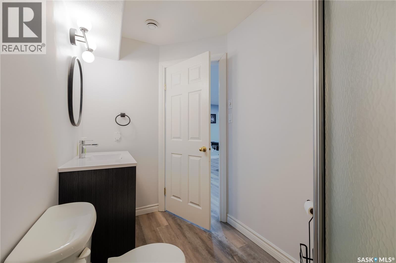 1054 Monk Avenue, Moose Jaw, SK - Indoor Photo Showing Bathroom