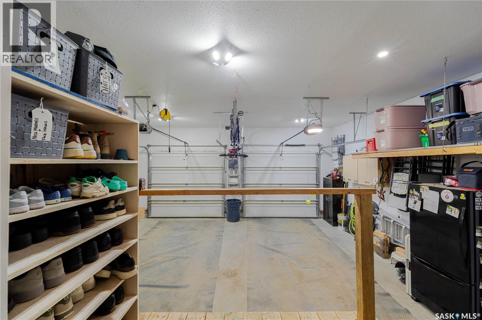 1054 Monk Avenue, Moose Jaw, SK - Indoor Photo Showing Garage