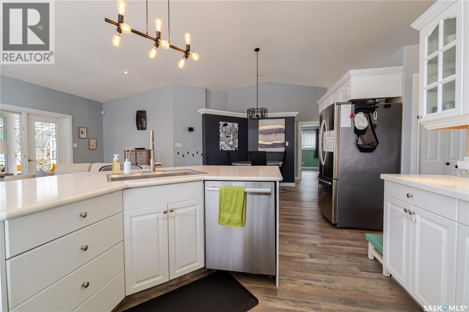 1054 Monk Avenue, Moose Jaw, SK - Indoor Photo Showing Kitchen