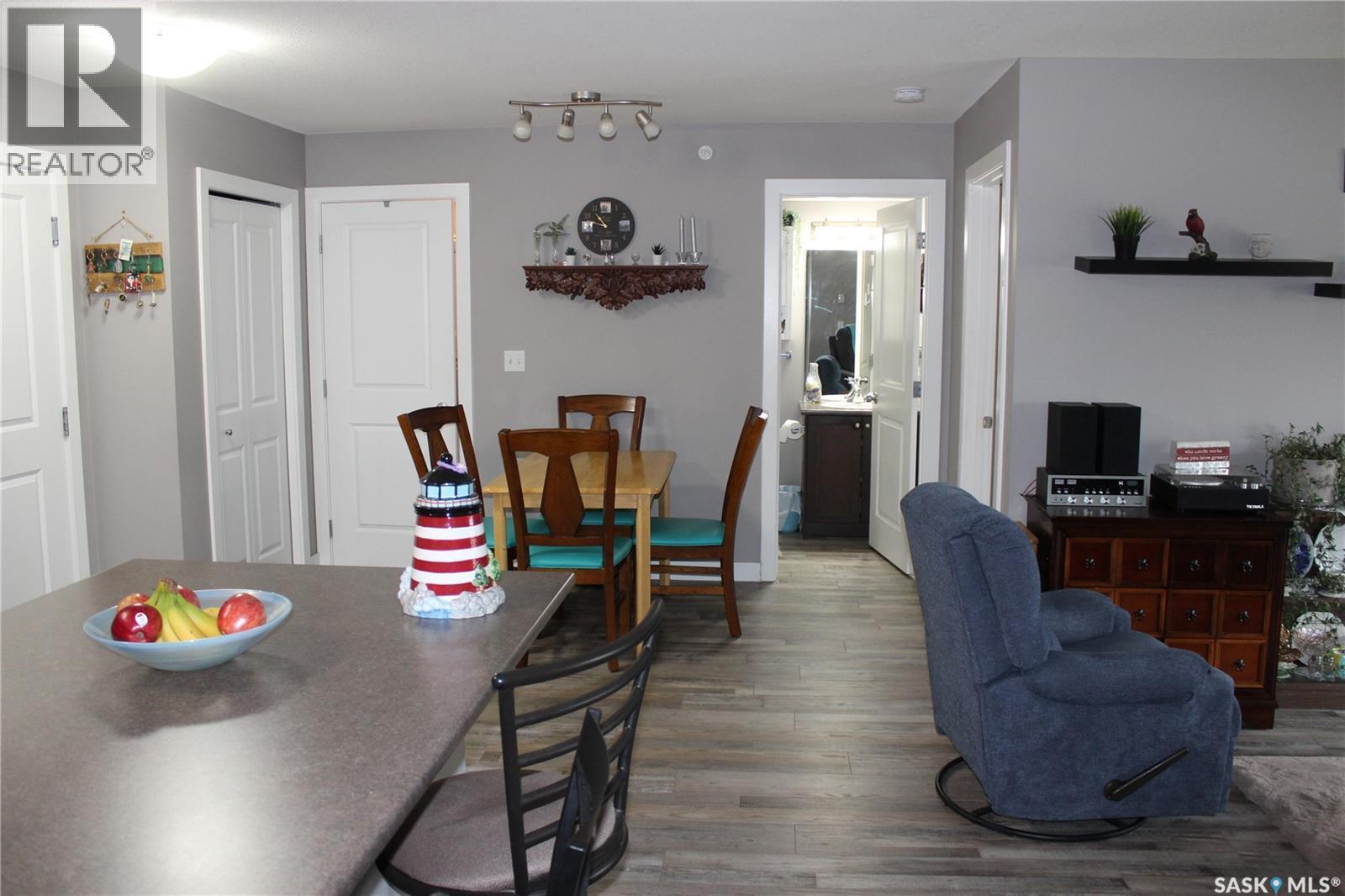 404 820 5Th Street Ne, Weyburn, SK - Indoor Photo Showing Other Room