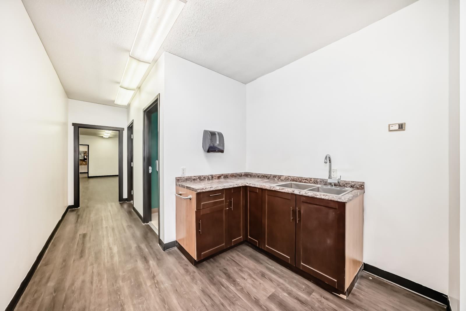 9938 70 Ave Nw, Edmonton, AB