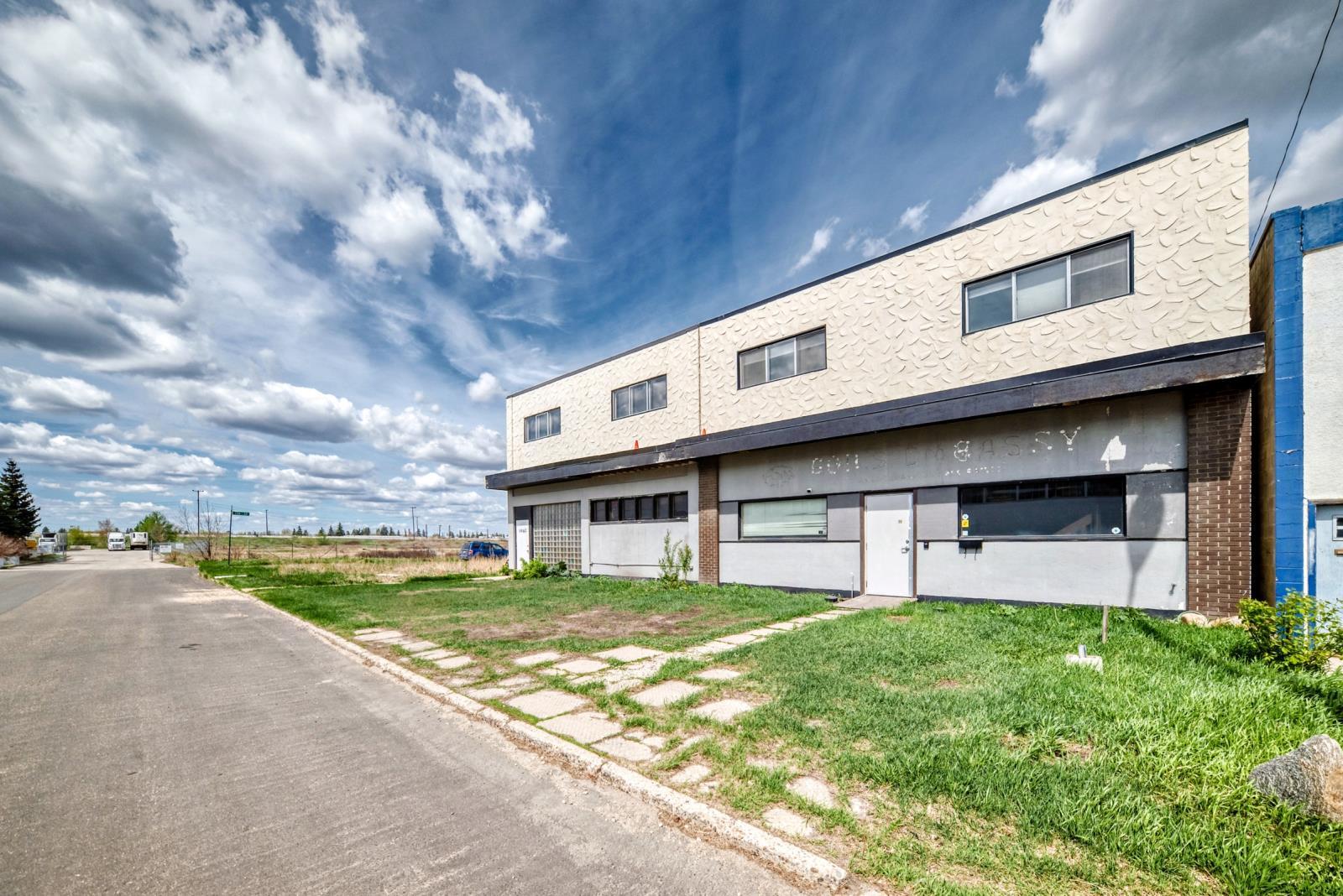 9938 70 Ave Nw, Edmonton, AB
