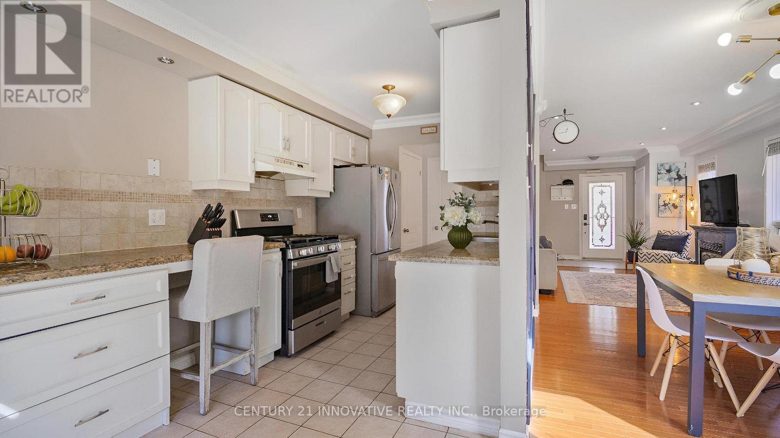 1730 Silver Maple Drive, Pickering, ON - Indoor Photo Showing Kitchen With Stainless Steel Kitchen With Upgraded Kitchen