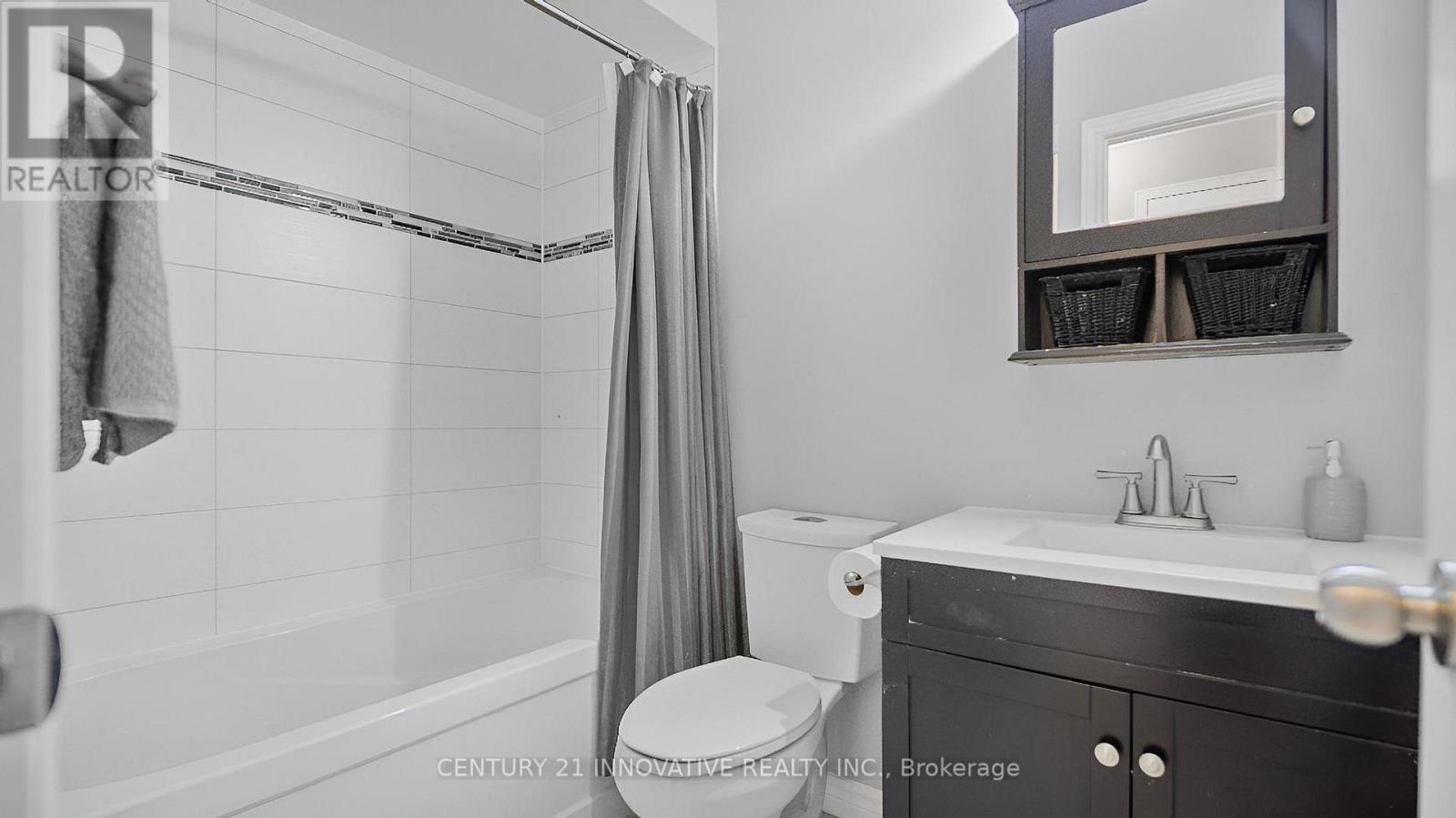 1730 Silver Maple Drive, Pickering, ON - Indoor Photo Showing Bathroom