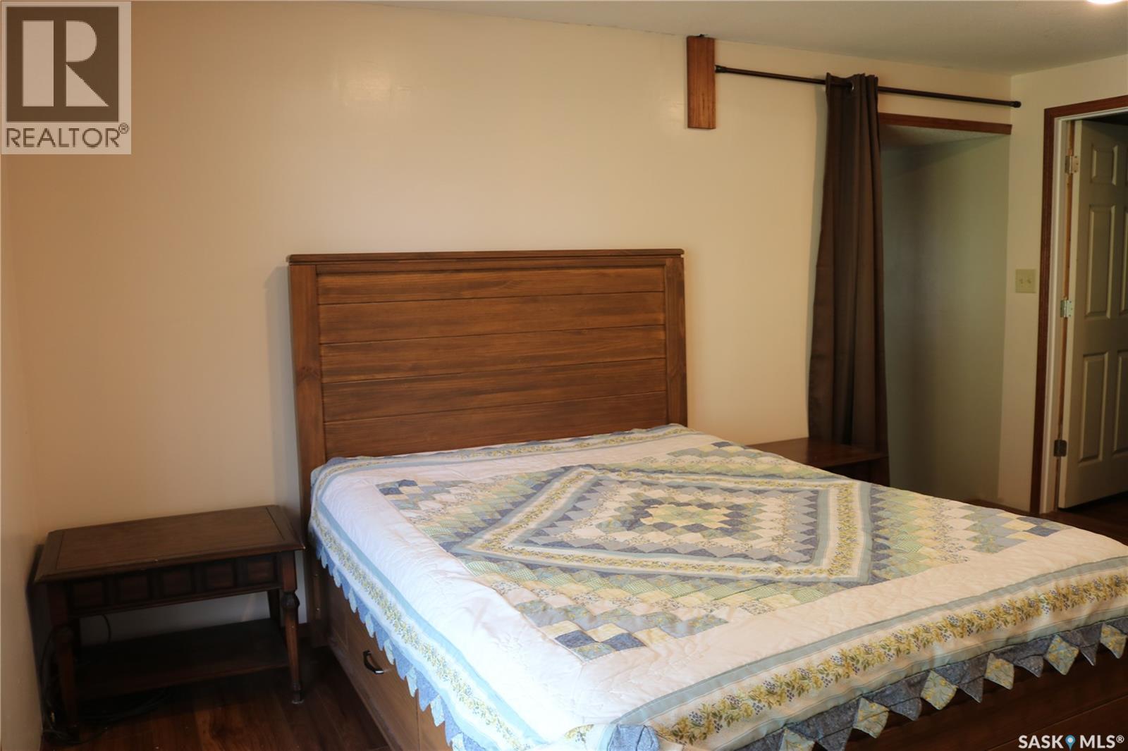 211 Pipestone Avenue, Wawota, SK - Indoor Photo Showing Bedroom