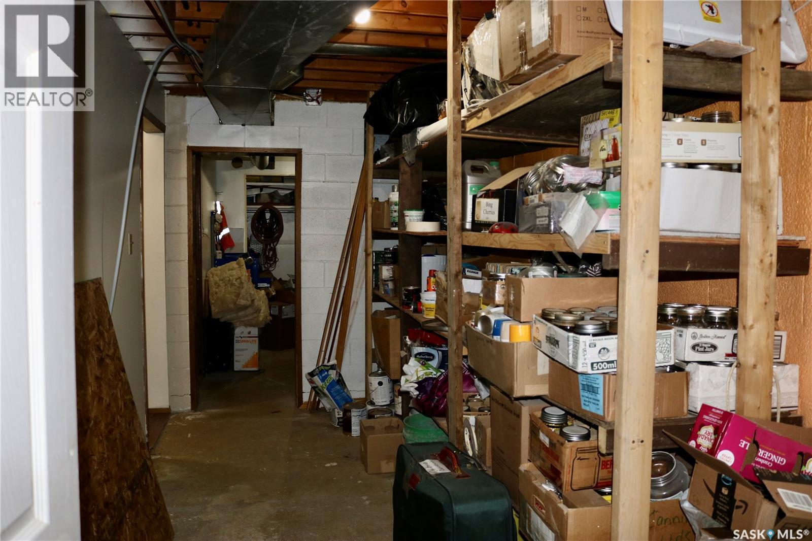 211 Pipestone Avenue, Wawota, SK - Indoor