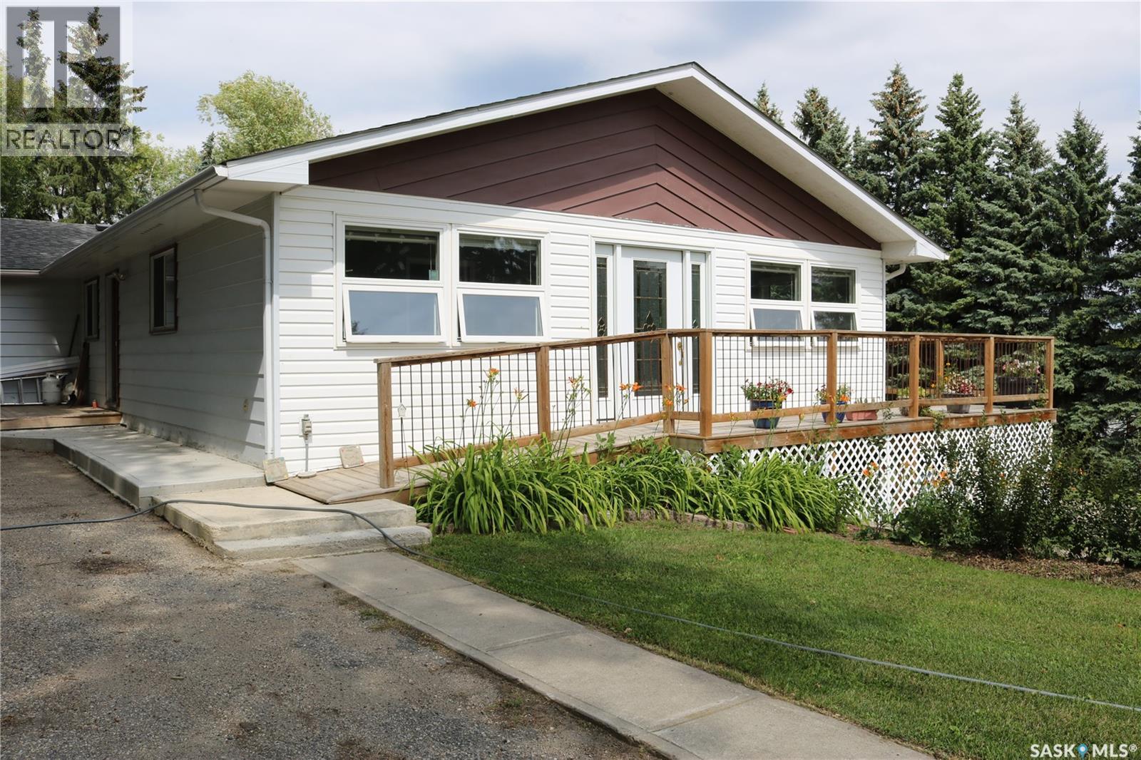 211 Pipestone Avenue, Wawota, SK - Outdoor With Deck Patio Veranda