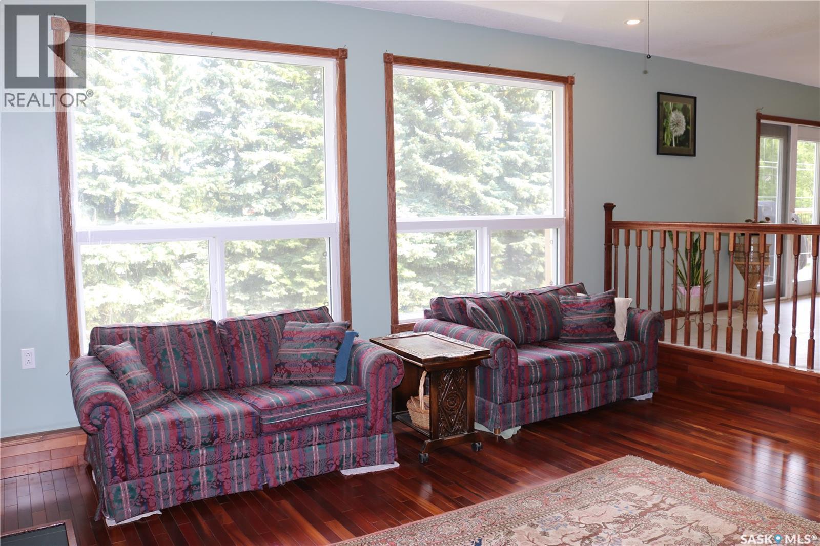 211 Pipestone Avenue, Wawota, SK - Indoor Photo Showing Living Room