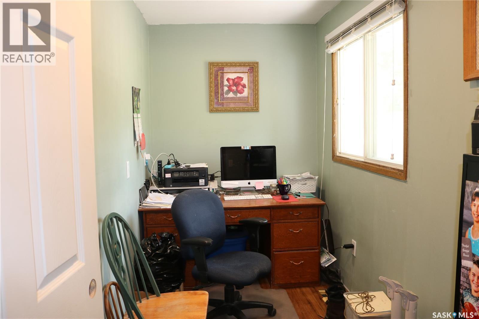 211 Pipestone Avenue, Wawota, SK - Indoor Photo Showing Office