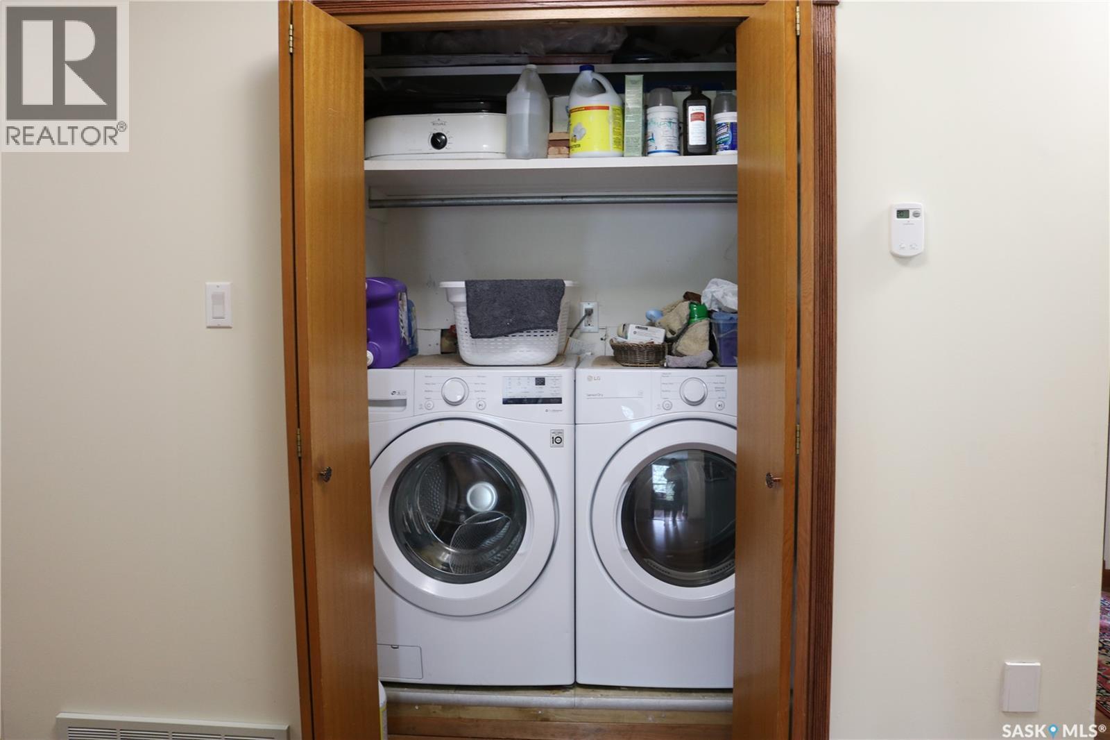 211 Pipestone Avenue, Wawota, SK - Indoor Photo Showing Laundry Room