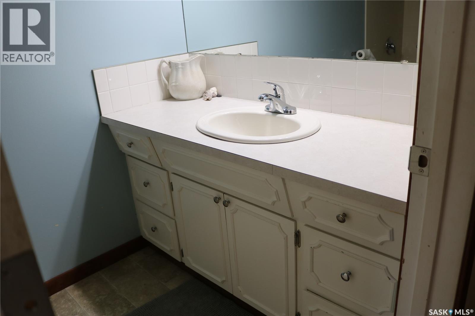 211 Pipestone Avenue, Wawota, SK - Indoor Photo Showing Bathroom