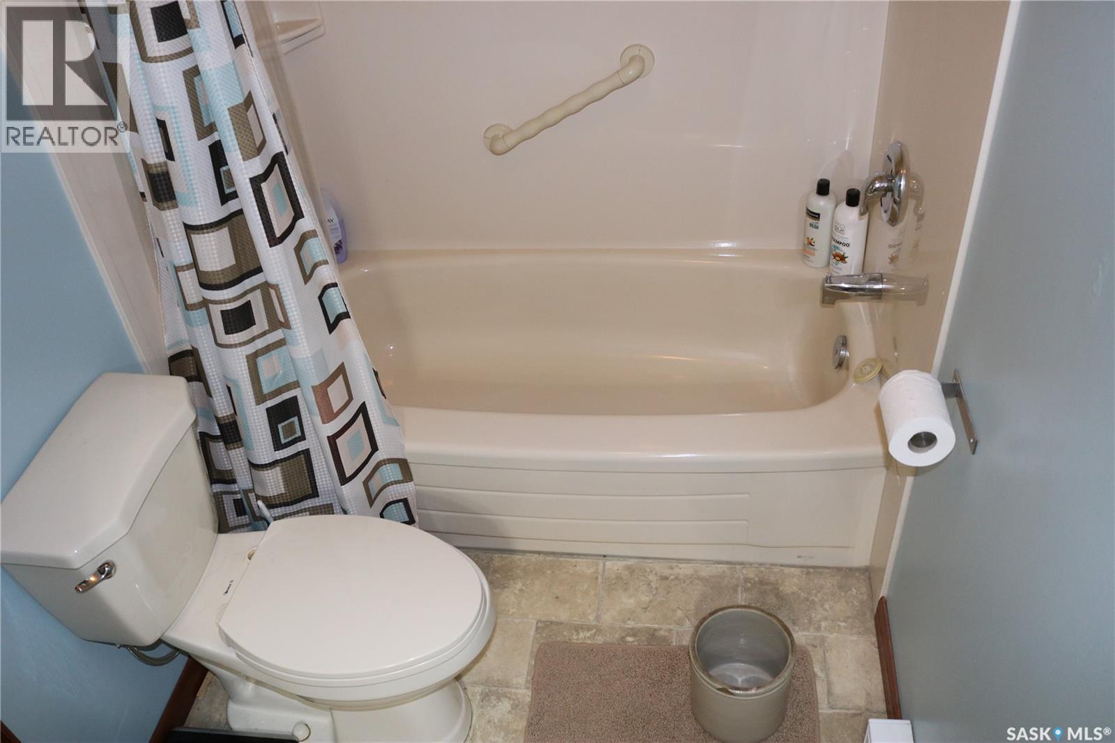 211 Pipestone Avenue, Wawota, SK - Indoor Photo Showing Bathroom