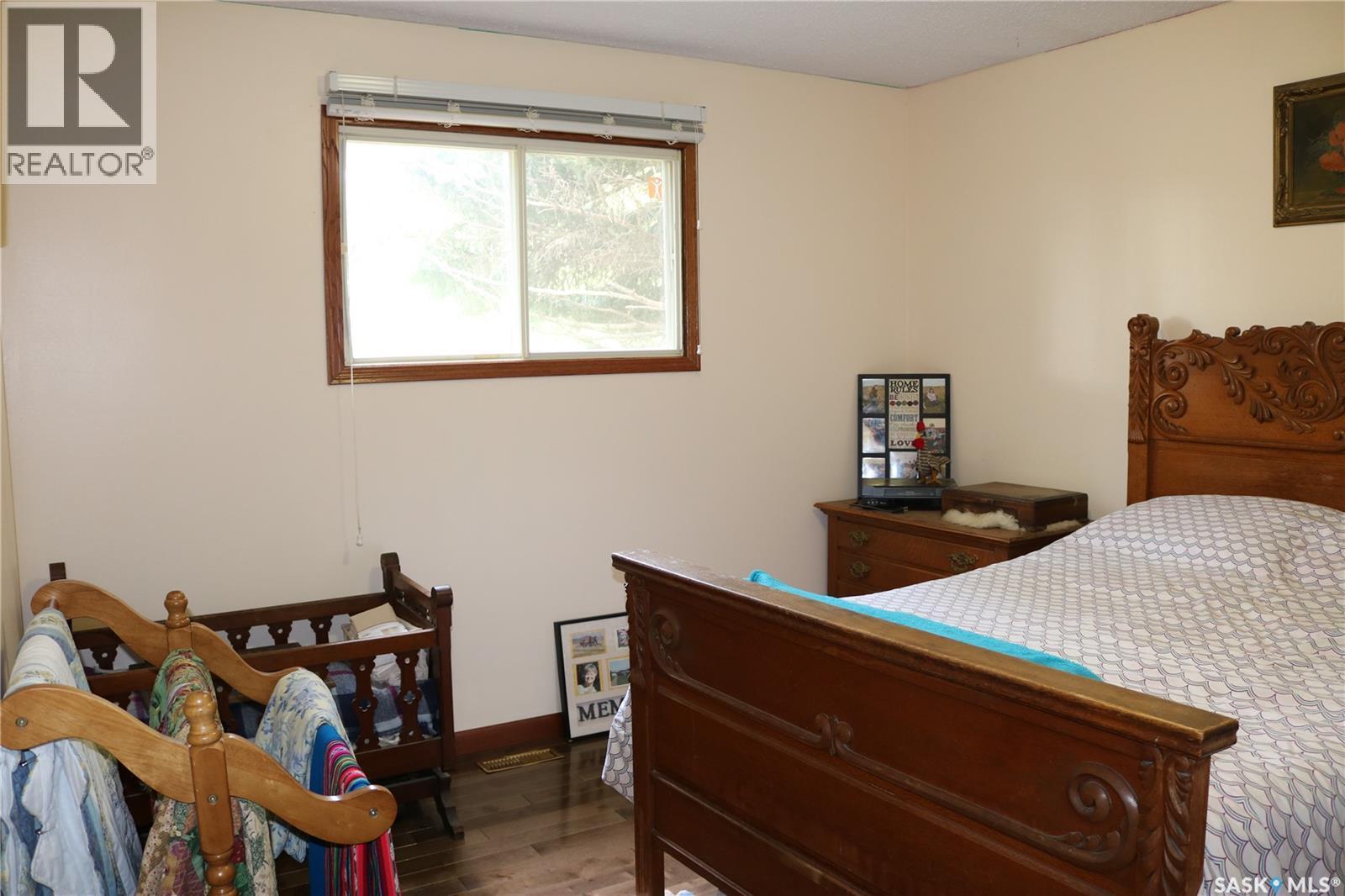 211 Pipestone Avenue, Wawota, SK - Indoor Photo Showing Bedroom