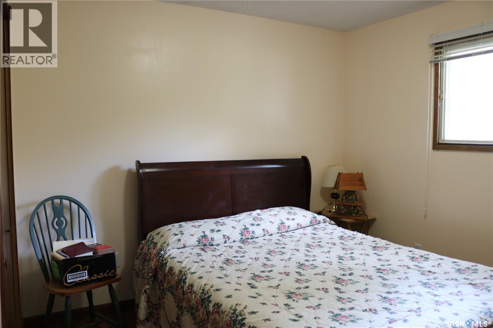 211 Pipestone Avenue, Wawota, SK - Indoor Photo Showing Bedroom