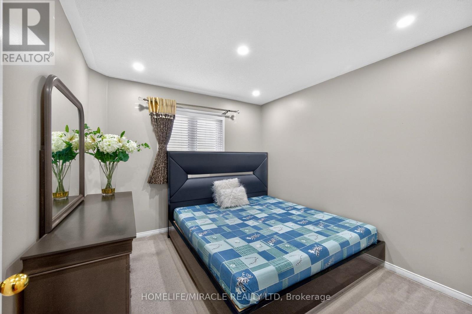 5342 Crane Court, Mississauga, ON - Indoor Photo Showing Bedroom